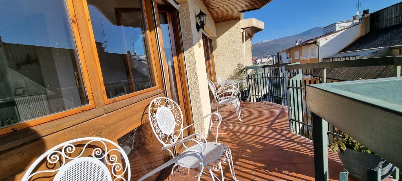 Flor De Nieve Apartamento Jaca Exterior foto
