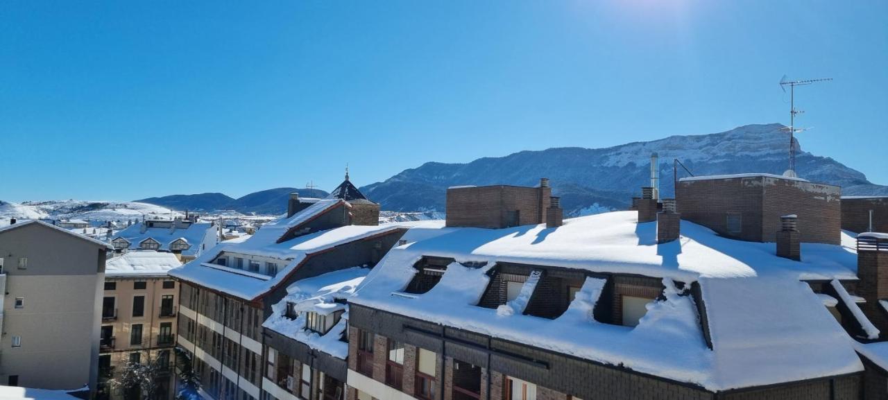 Flor De Nieve Apartamento Jaca Exterior foto
